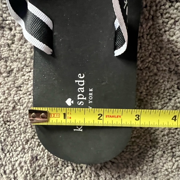 Kate Spade Fable Black Flip Flops 8 - Picture 11 of 11